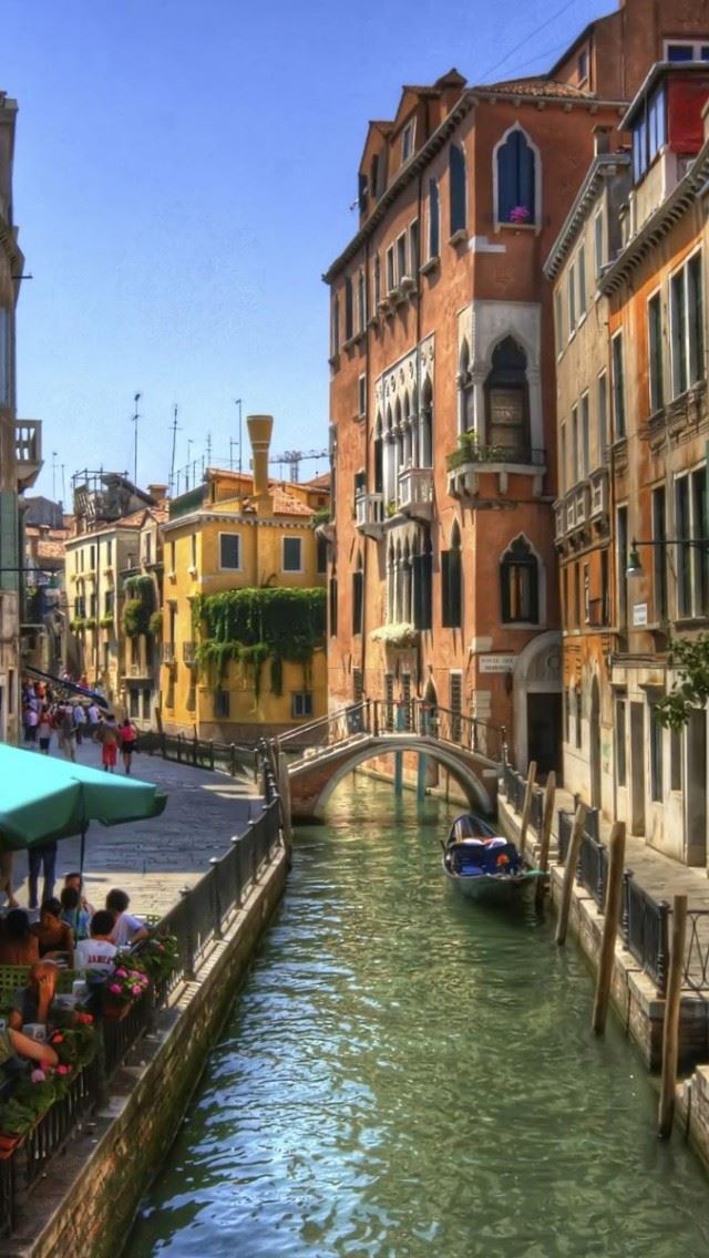 640x1136 Venice Channel Building -  iPhone Wallpaper
