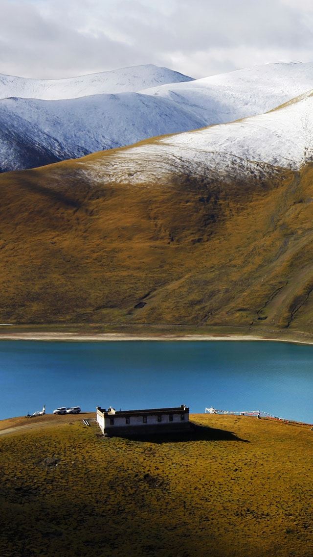 640x1136 White and Blue Mountain - house iPhone Wallpaper