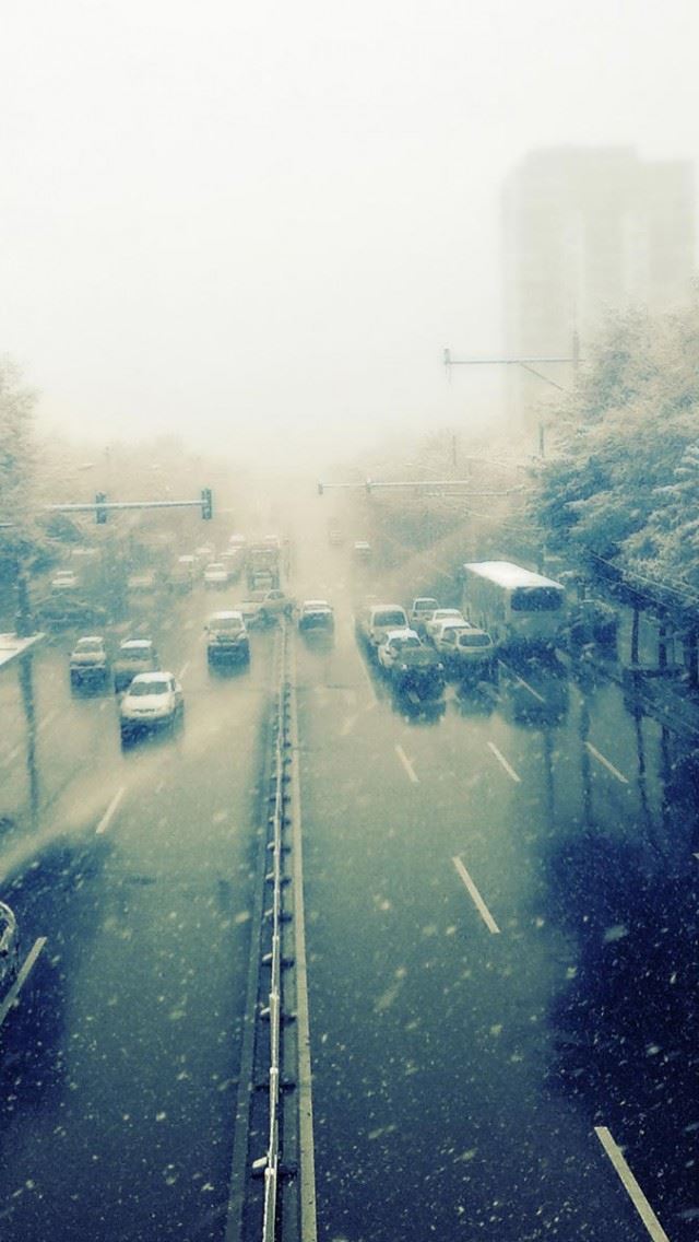 640x1136 Winter Town - road iPhone Wallpaper