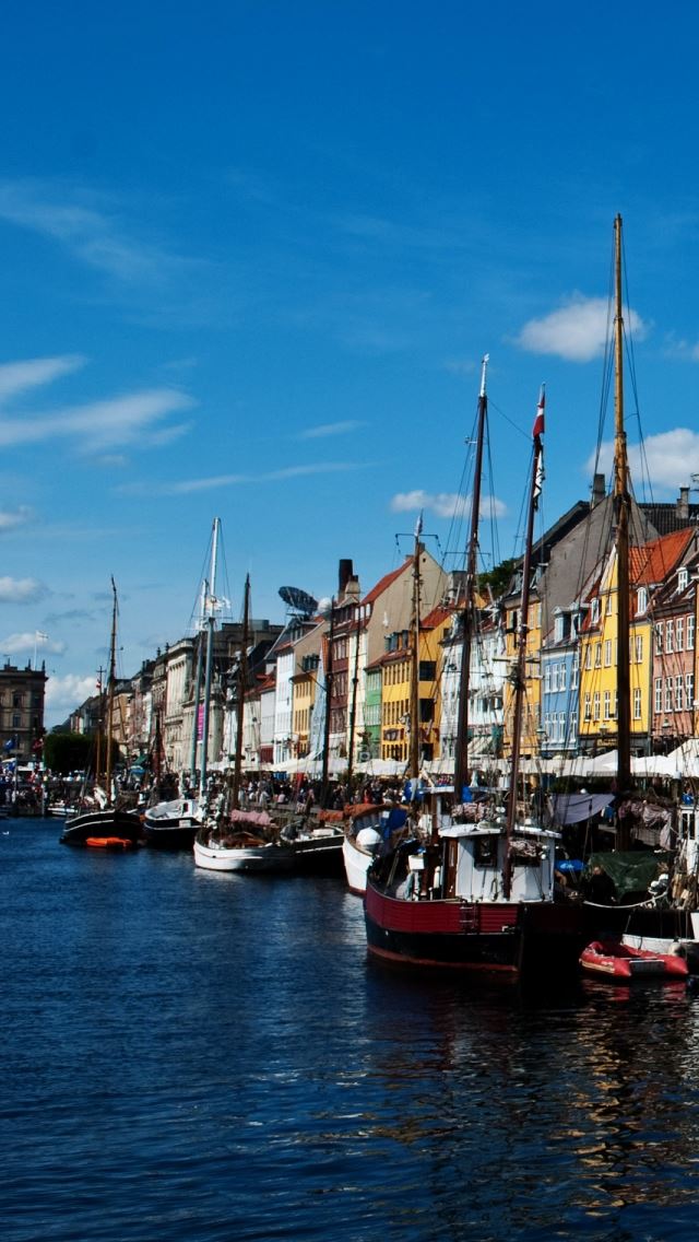 640x1136 Copenhagen - boat iPhone Wallpaper