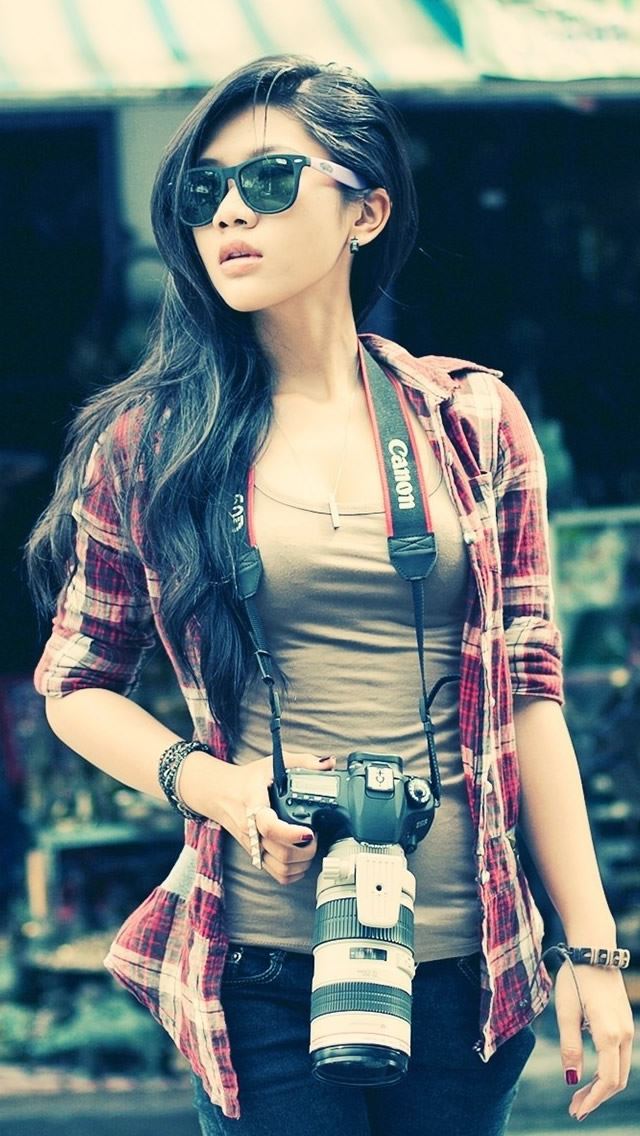 640x1136 Female photographer Canon Bokeh - belle iPhone Wallpaper