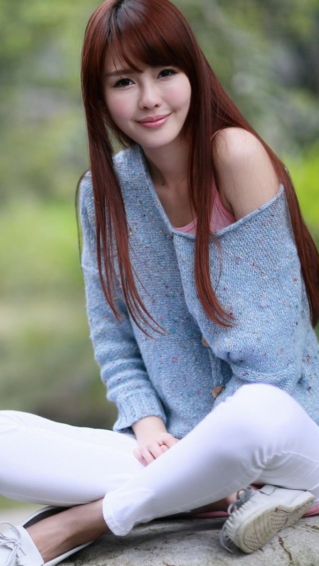 640x1136 Cute Smile - belle iPhone Wallpaper