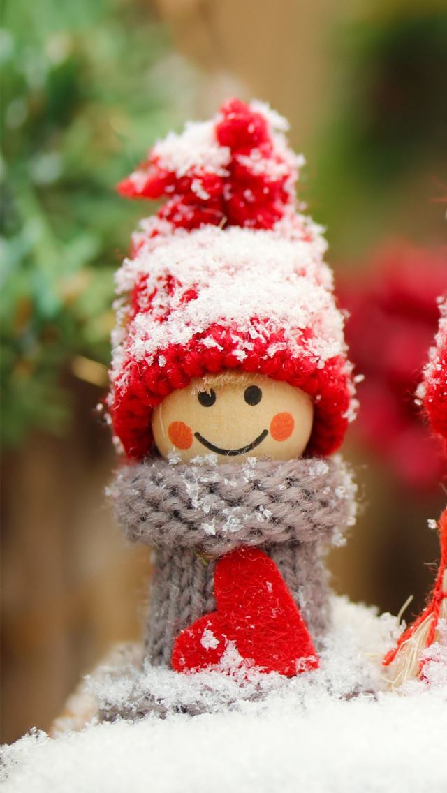 640x1136 Winter dolls - christmas iPhone Wallpaper