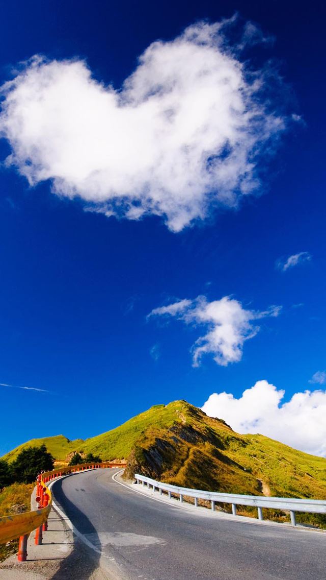640x1136 Heart shaped cloud - road iPhone Wallpaper
