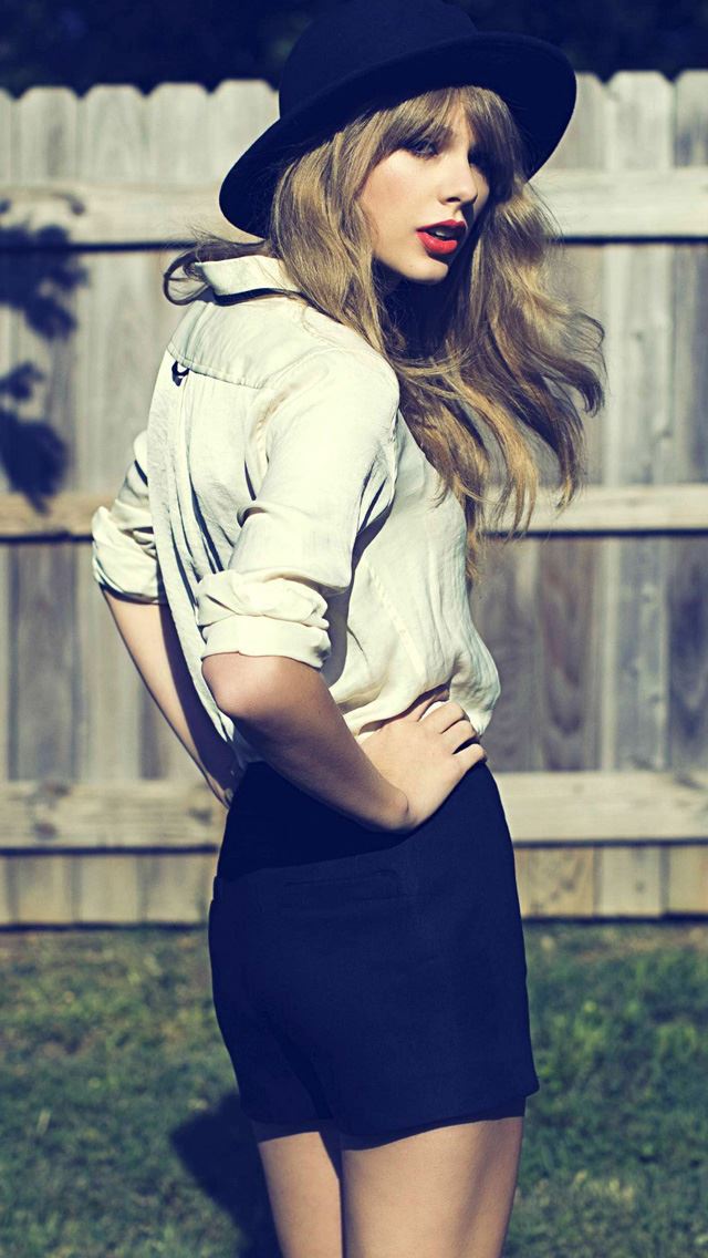 640x1136 Fashionable women -  iPhone Wallpaper