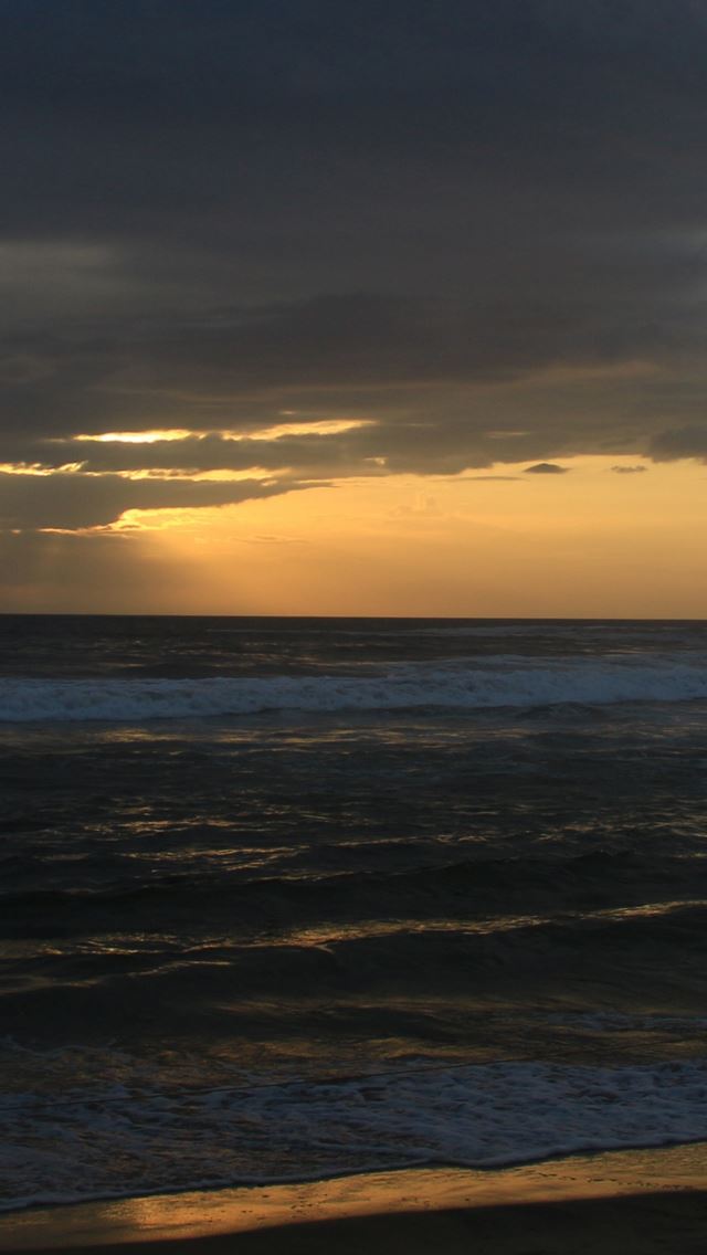 640x1136 Kovalam beach - sunset iPhone Wallpaper