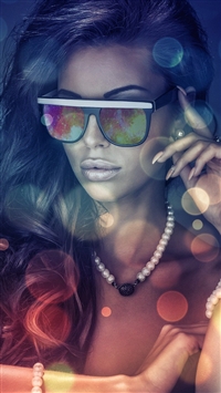 Girls glasses wallpaper