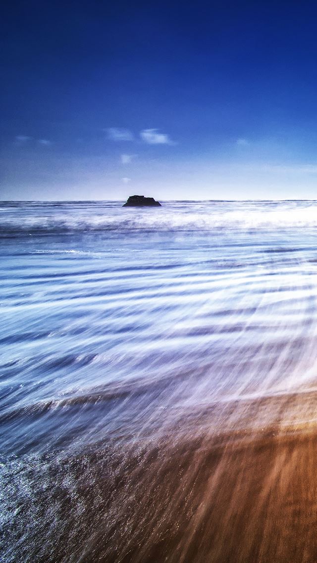 640x1136 Beach Waves -  iPhone Wallpaper