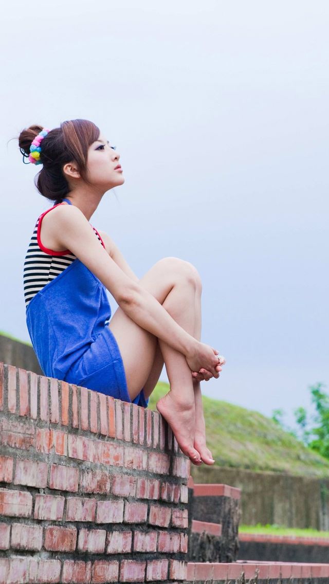 640x1136 Cute Asian girl -  iPhone Wallpaper