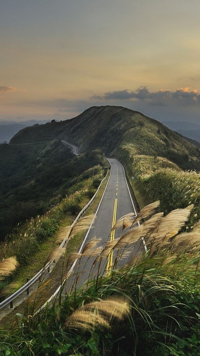 640x1136 Mountain Top Road World -  iPhone Wallpaper