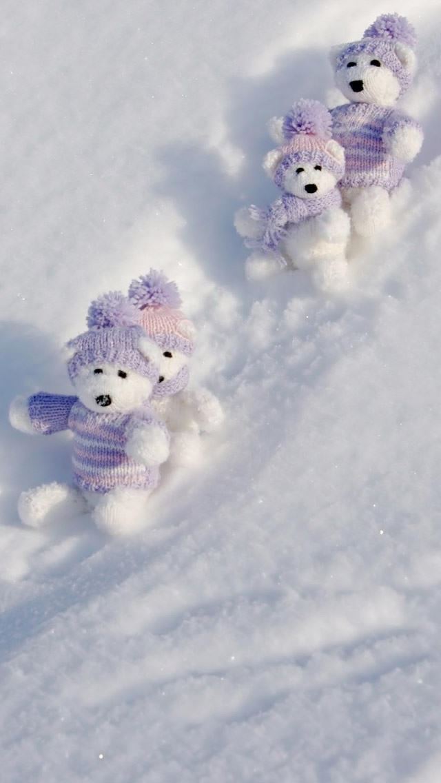 640x1136 Teddy Bears Winter Break - pink iPhone Wallpaper