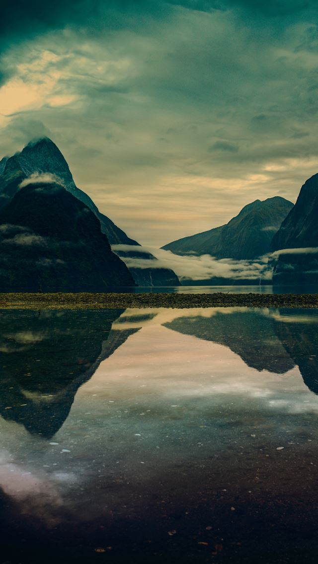 640x1136 Milford sound morning -  iPhone Wallpaper