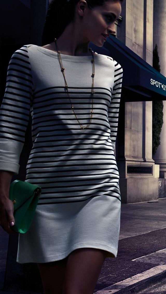640x1136 The Girl Of Walking - bag iPhone Wallpaper