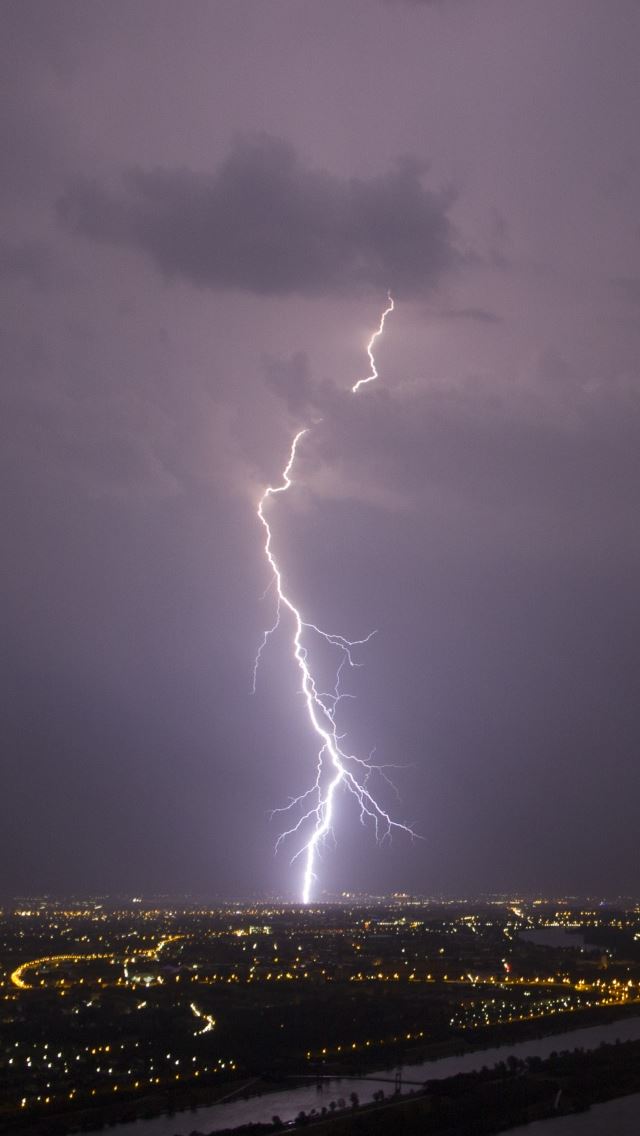 640x1136 Lightning Vienna - vienna iPhone Wallpaper