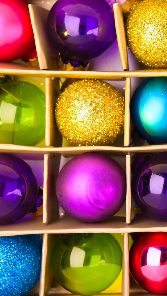 640x1136 Colorful Christmas Globes - circle iPhone Wallpaper