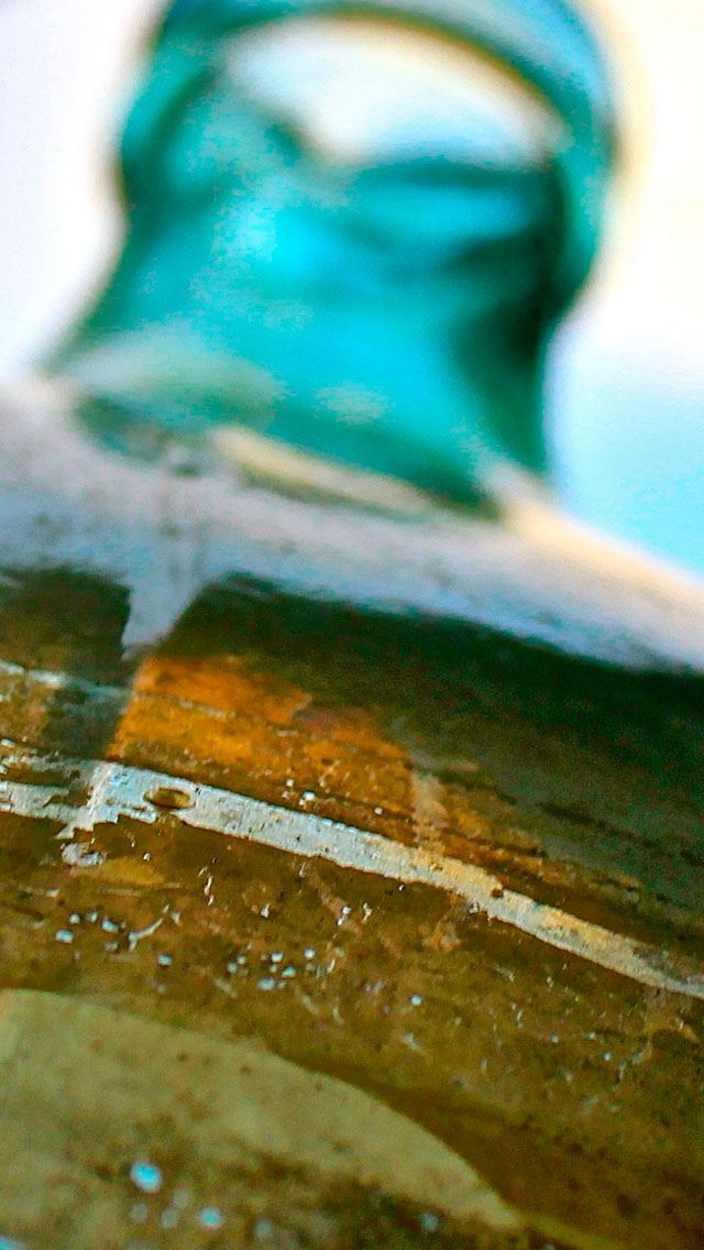 640x1136 Bottle - bokeh iPhone Wallpaper