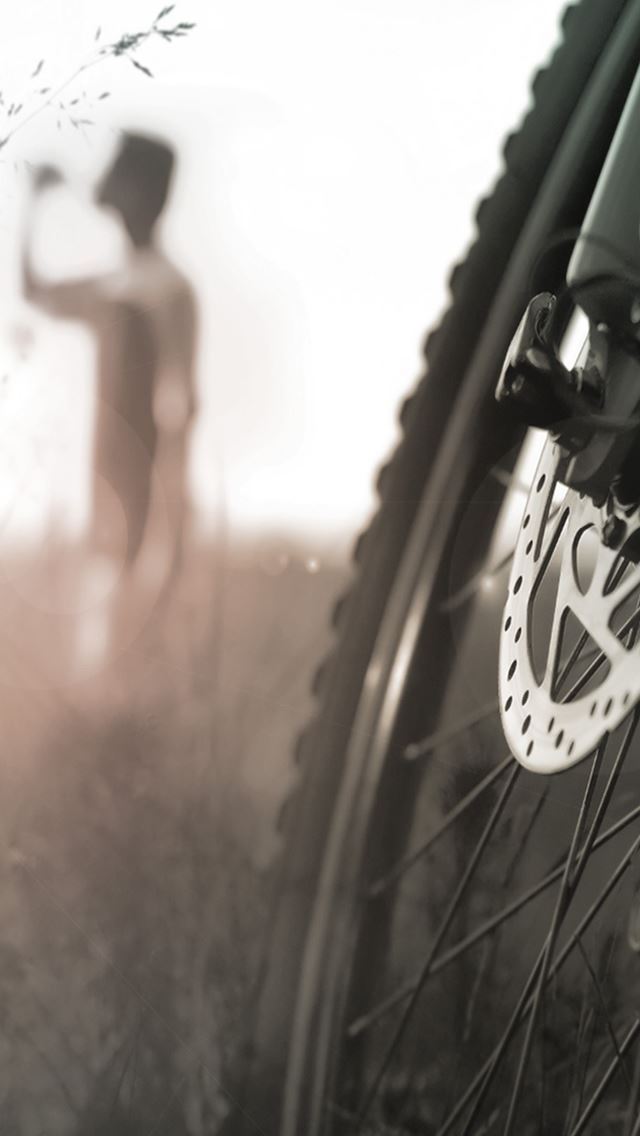 640x1136 Macro Bike Wheel Grassland -  iPhone Wallpaper