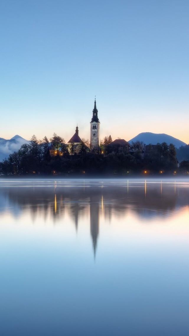 640x1136 Castle and Lake - castle iPhone Wallpaper
