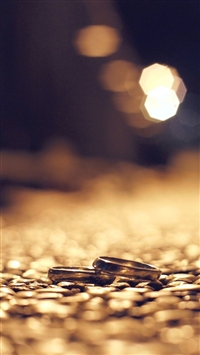 Blurry Street Rings wallpaper