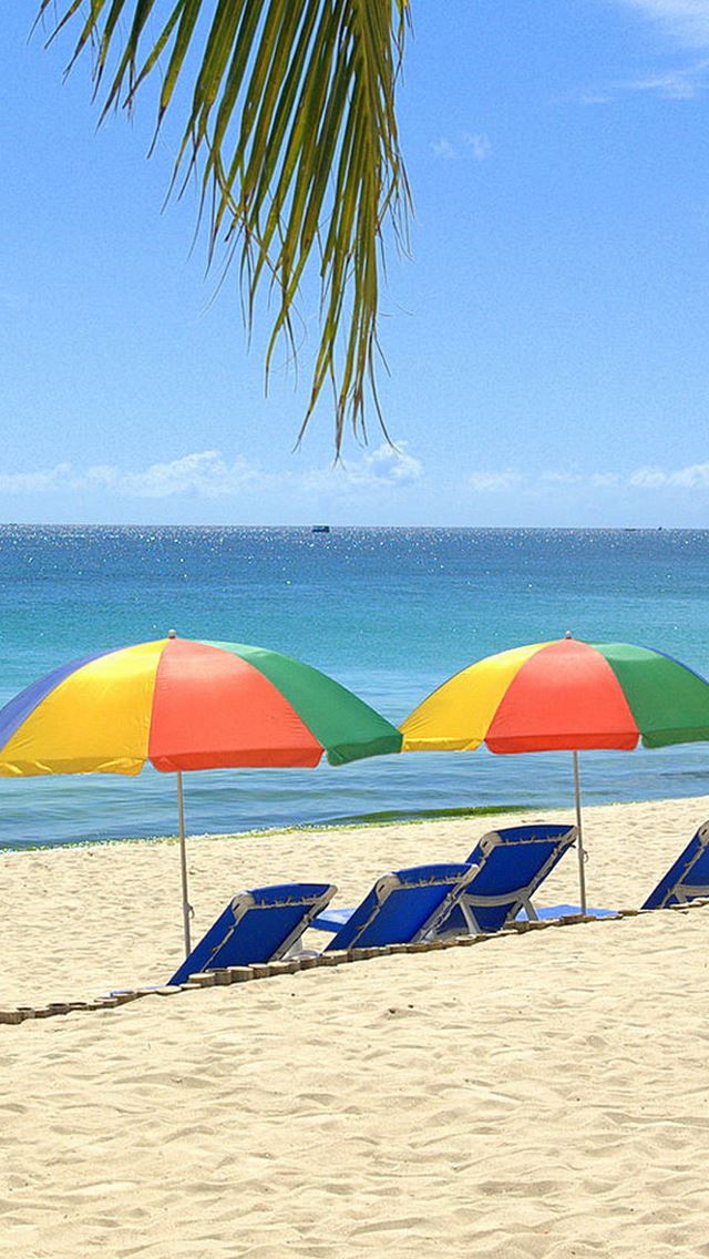 640x1136 Beach Sunbeds Umbrella Ocean - beach iPhone Wallpaper