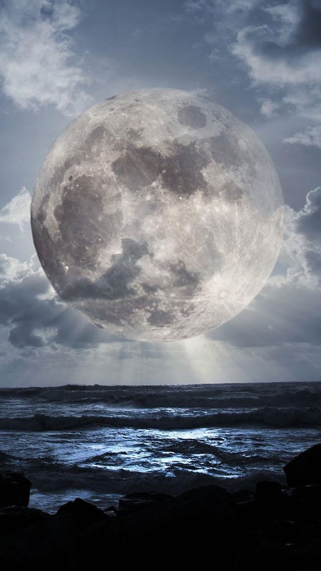 640x1136 Super Moon Over Sea - super moon iPhone Wallpaper