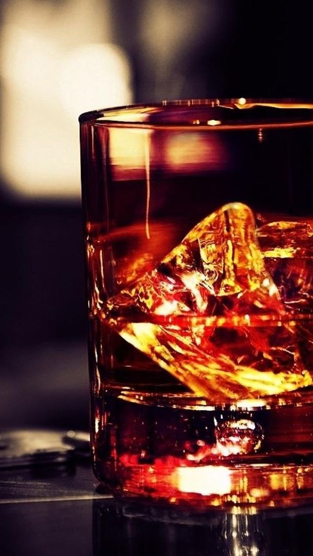 640x1136 Whiskey Glass Ice Rocks -  iPhone Wallpaper