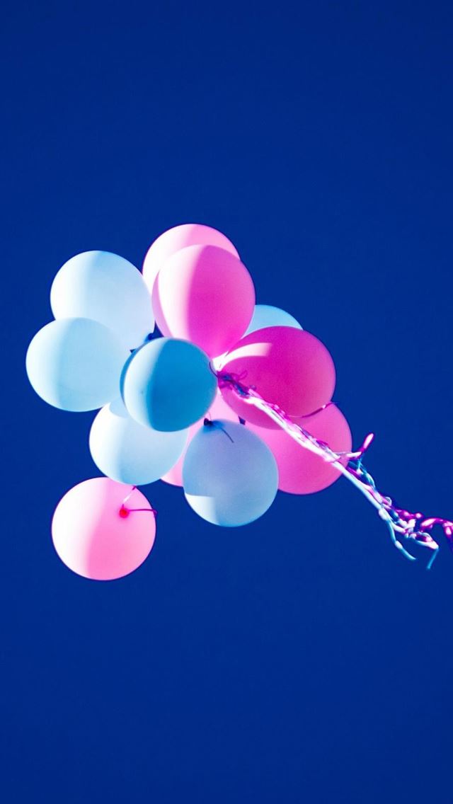 640x1136 Pure Blue Sky Balloons - macro iPhone Wallpaper