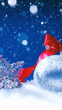 Christmas Star And Ball wallpaper