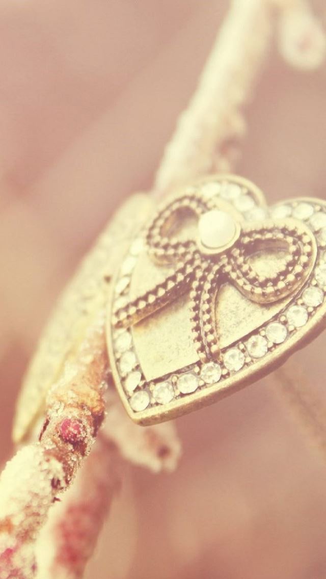 640x1136 Heart Necklace Gold Pink - heart iPhone Wallpaper