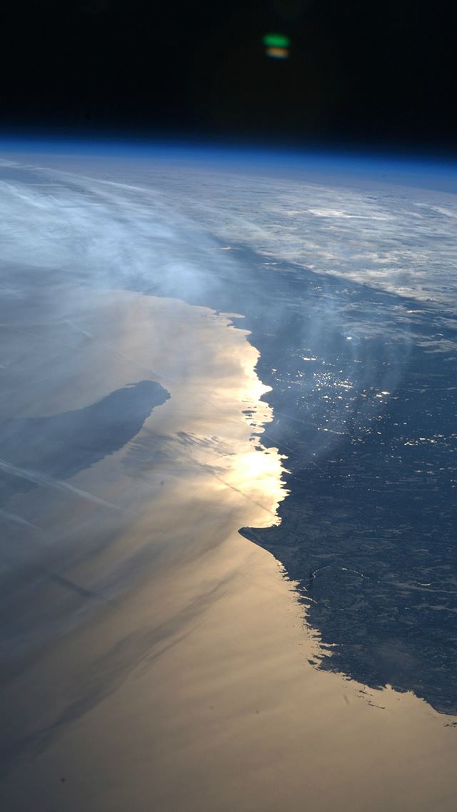 640x1136 Earth Space View Shine Nature Sun - view iPhone Wallpaper