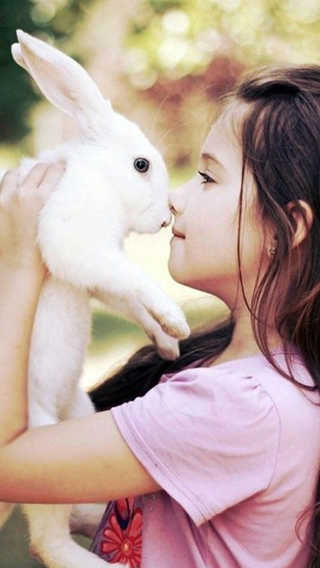 640x1136 Cute Naive Girl Close To White Rabbit - naive iPhone Wallpaper
