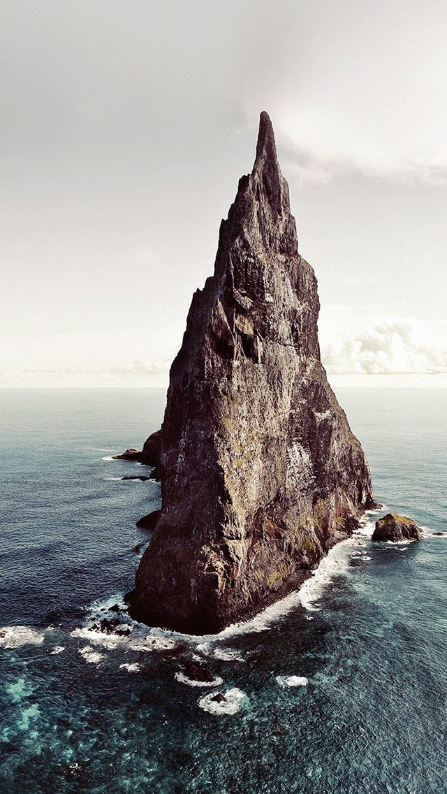 640x1136 Island Of Lonely Papillon Sea Ocean Nature - lonely iPhone Wallpaper