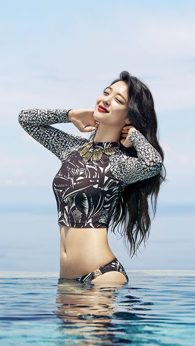 640x1136 Bikini Korean Sexy Girl In Water -  iPhone Wallpaper
