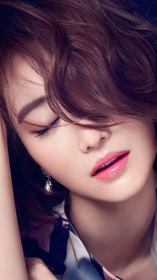 640x1136 Ko Joon Hee Kpop Film Actress Closed Eyes - film iPhone Wallpaper