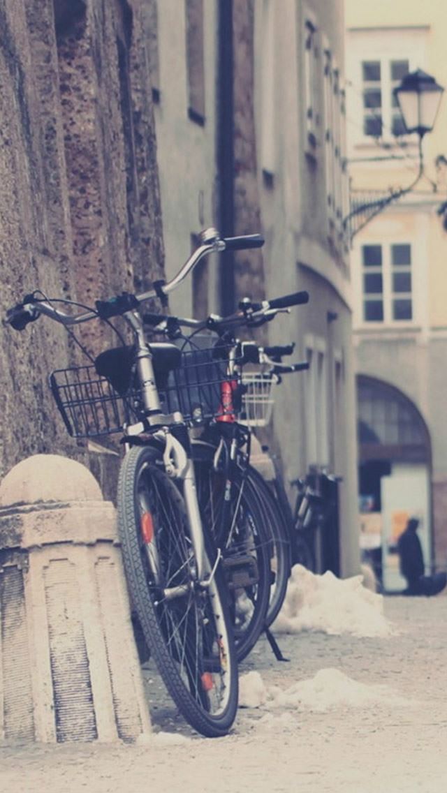 640x1136 Town Street Old Wall Bicycle - retro iPhone Wallpaper