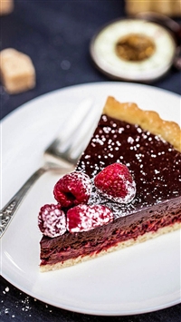 Chocolate Raspberry Cake Desert wallpaper