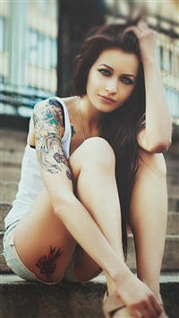 Blue Eyed Tattooeed Sexy Girl wallpaper