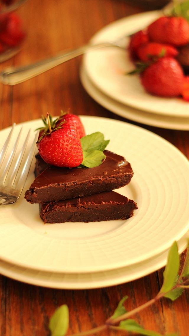 640x1136 Strawberry Chocolate Dessert - fruit iPhone Wallpaper