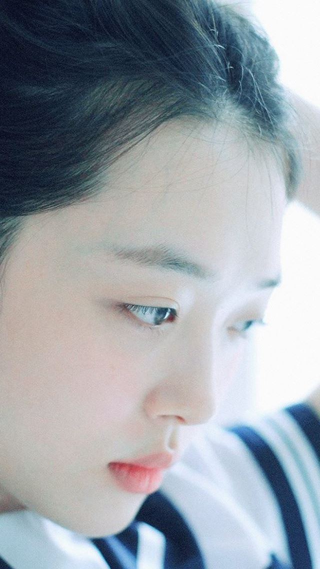 640x1136 Rotta Kpop Sullee Cute Side Face - photography iPhone Wallpaper