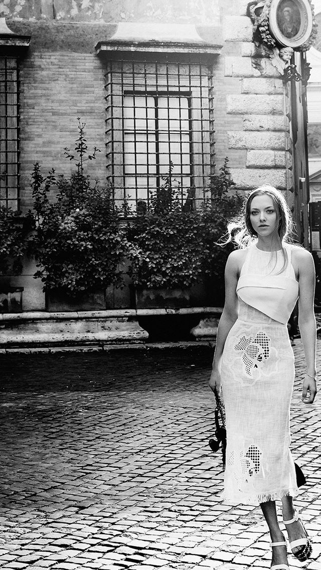 640x1136 Aamanda Seyfried Vogue Beauty Celebrity - fashion iPhone Wallpaper