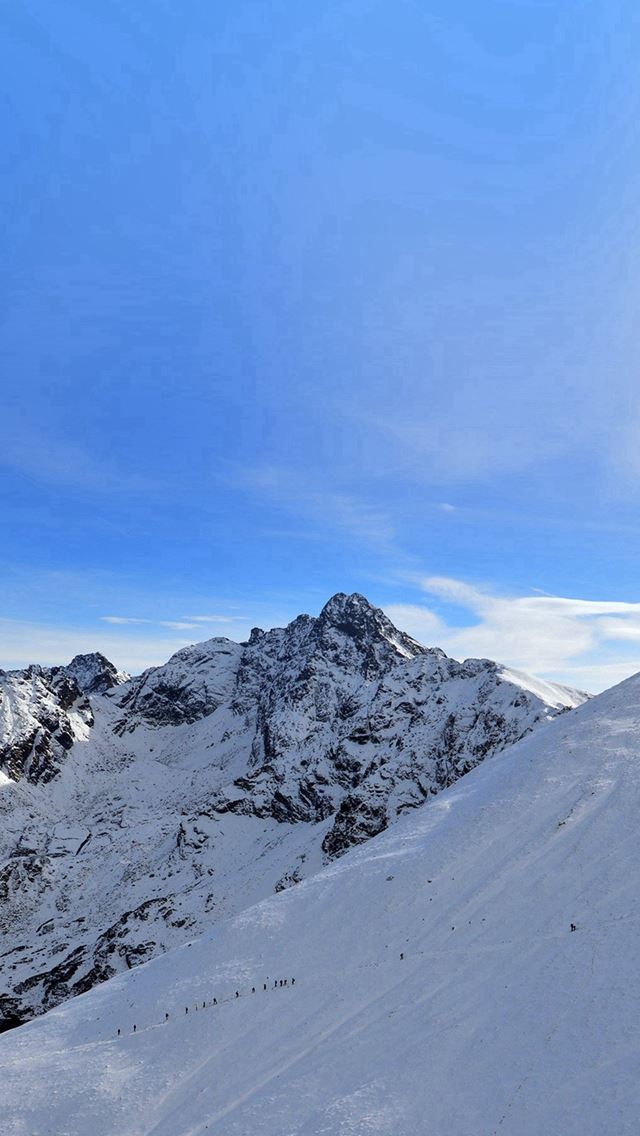 640x1136 Winter Mountain Snow Blue Nature - view iPhone Wallpaper