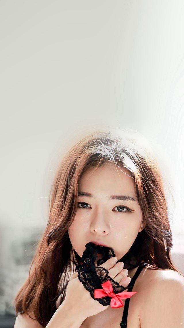 640x1136 Haneul Girl Cute Model Kpop - relax iPhone Wallpaper
