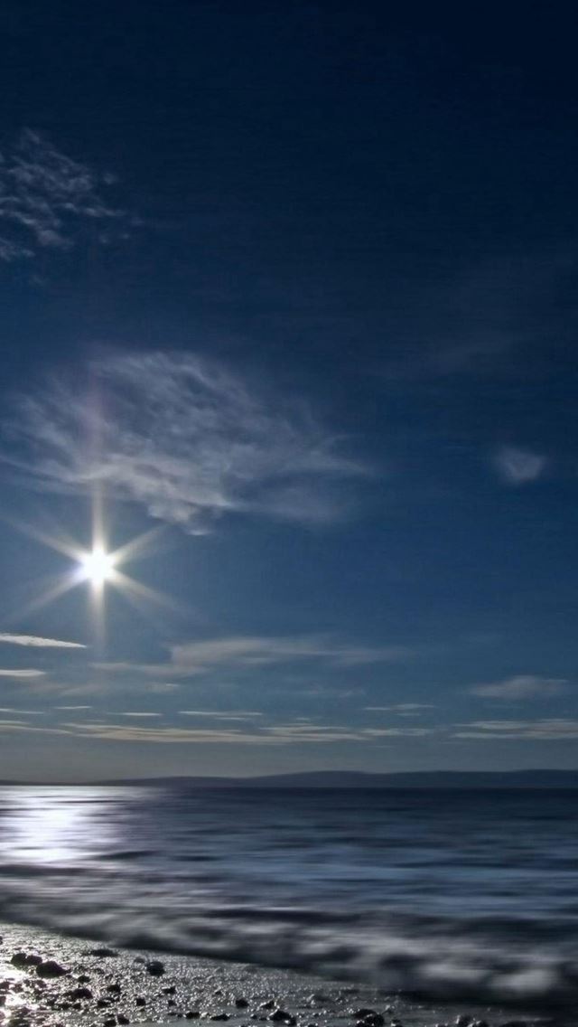 640x1136 Shining Moon Over Sea - shining iPhone Wallpaper