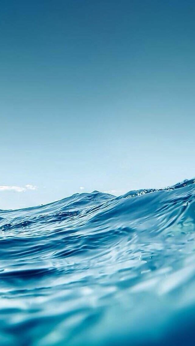 640x1136 Ocean Wave Close Up - surging wave iPhone Wallpaper