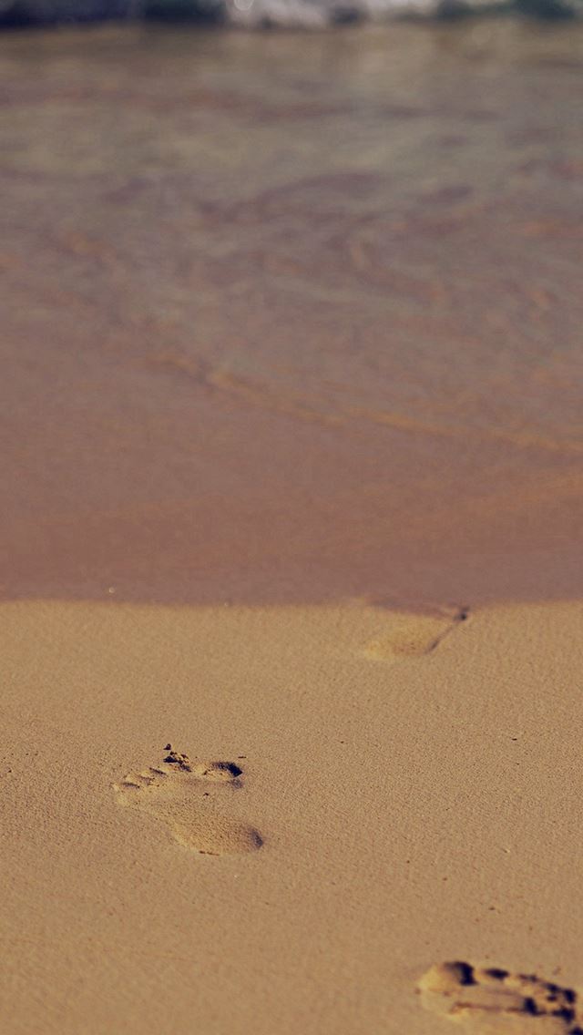 640x1136 Sea Beach Footprint Vacation Summer Dark - leisure iPhone Wallpaper