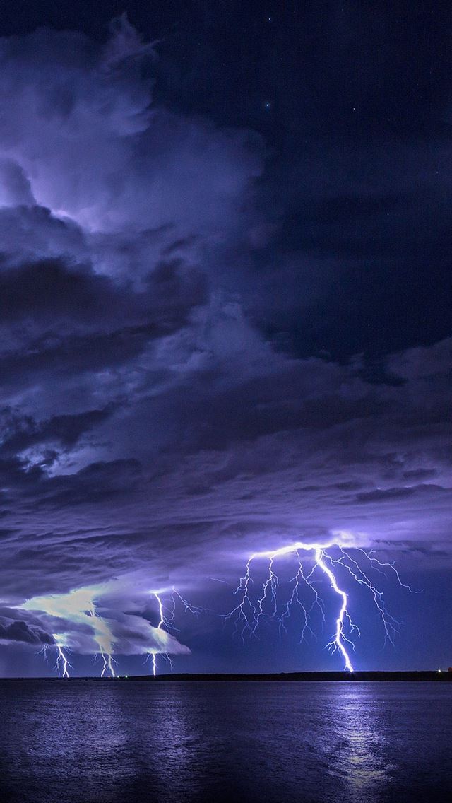 640x1136 Astronomy Lightning Ocean View - view iPhone Wallpaper