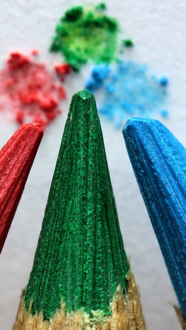 640x1136 Colored Pencils Sharp Close Up -  iPhone Wallpaper