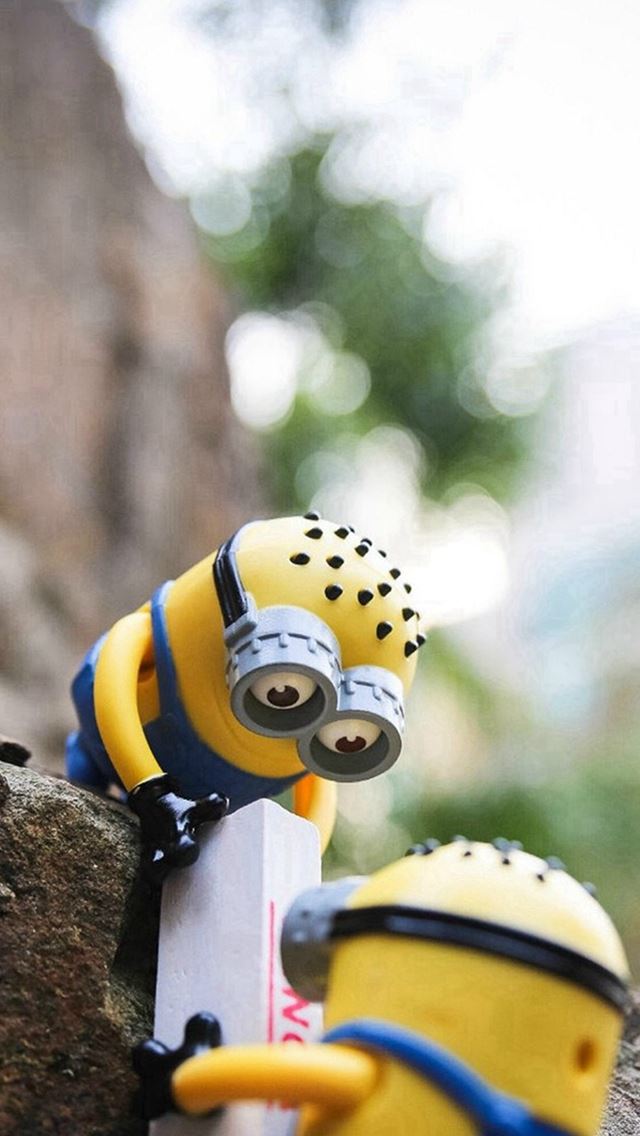 640x1136 Cute Lovely Minion Toy - minion iPhone Wallpaper