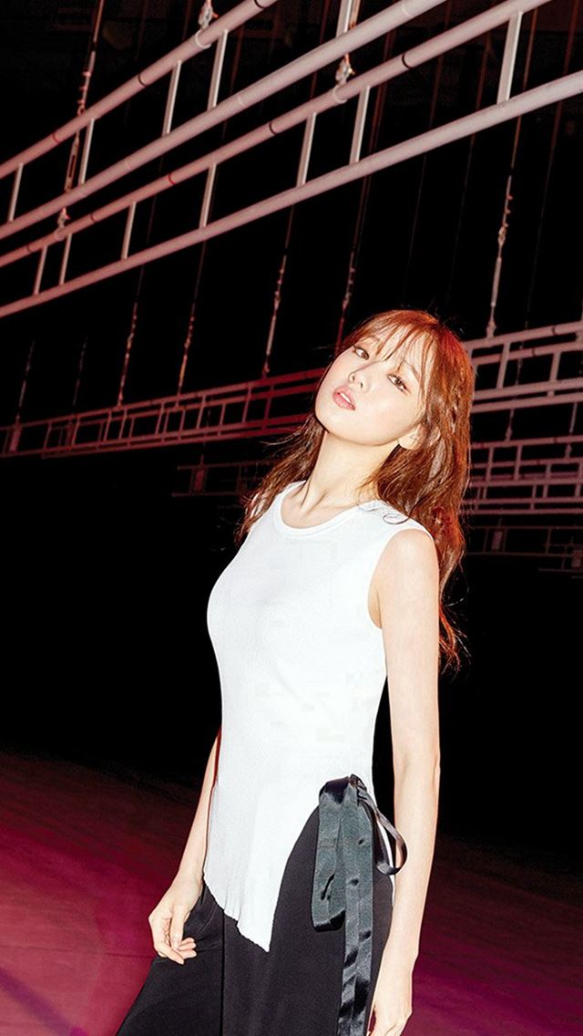 640x1136 Lee Sunggyung Kpop Model Dark Red - kpop iPhone Wallpaper