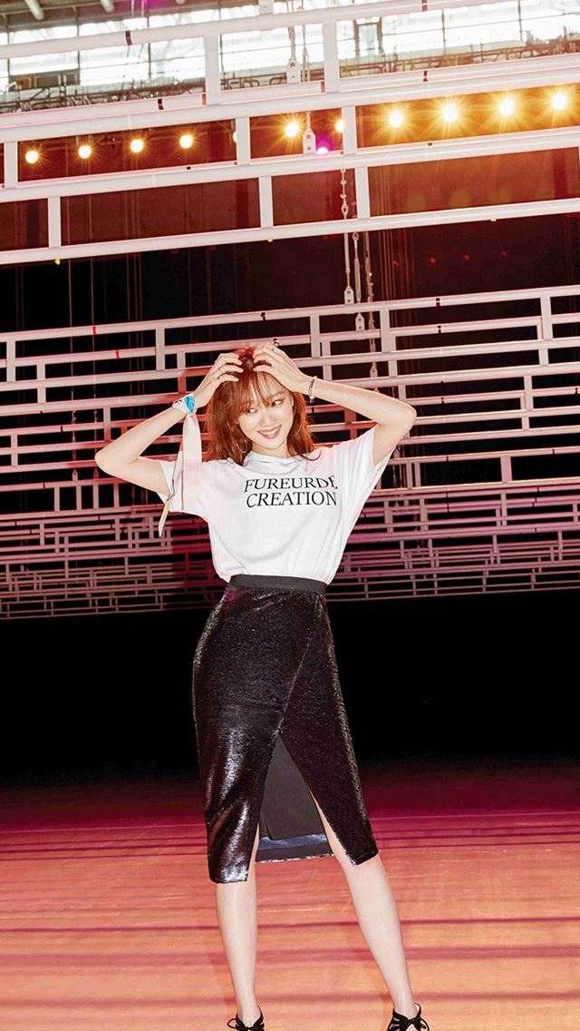 640x1136 Lee Sungkyung Kpop Model Red - photoshoot iPhone Wallpaper